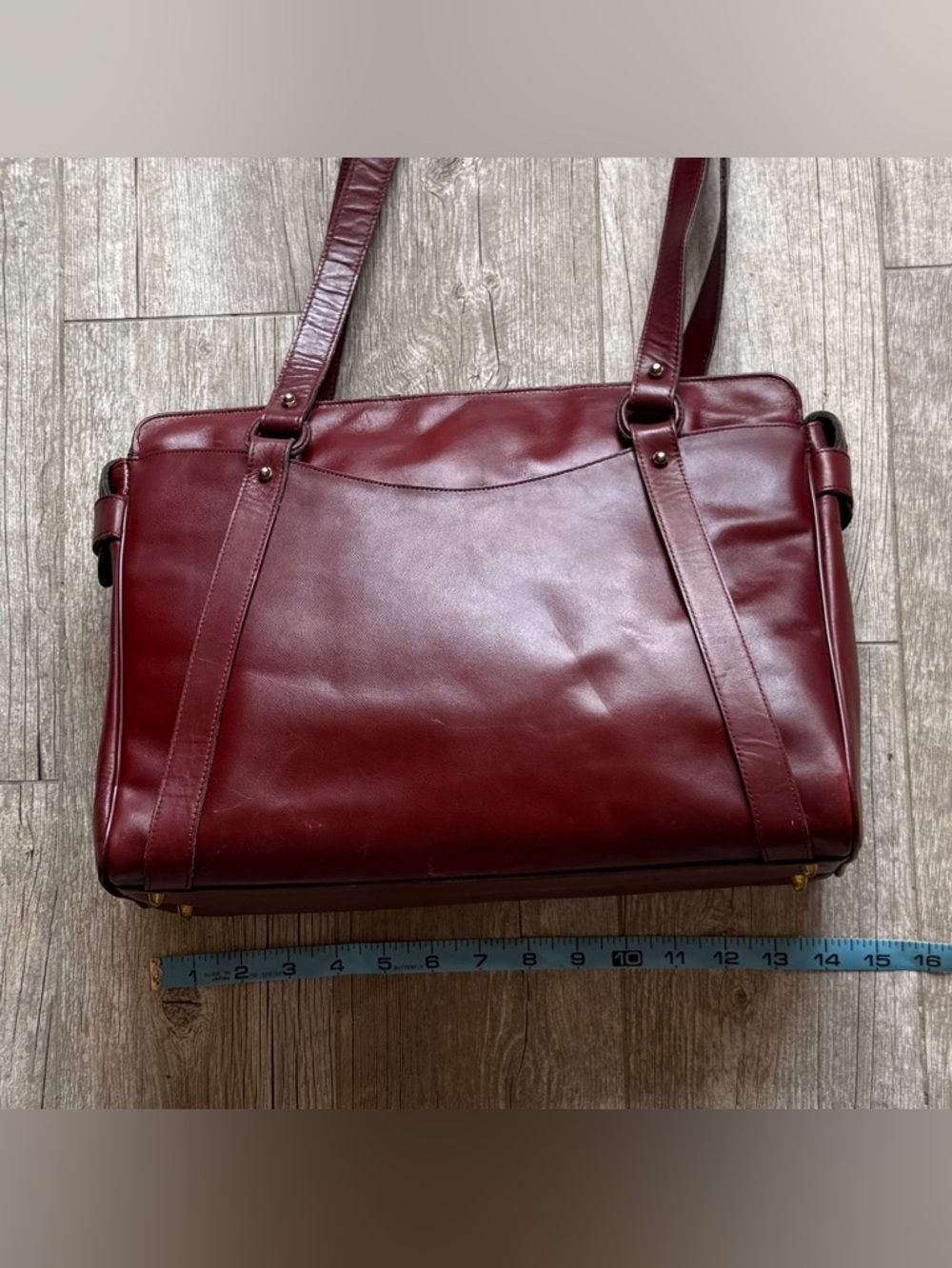 VTG ETIENNE AIGNER 
3 Striking Bags
Collectors or Sellers
Work or Play - Picture 7 of 16